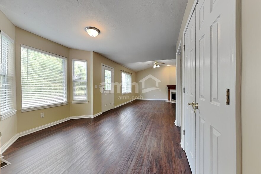 Building Photo - 8254 Rose Petal Dr
