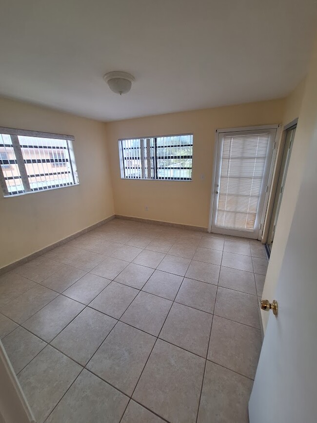 Building Photo - 5357 W 23rd Ct