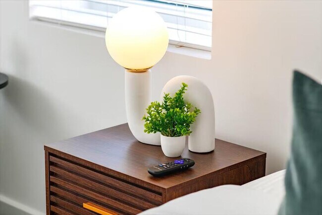 Building Photo - 1701 Alton Rd