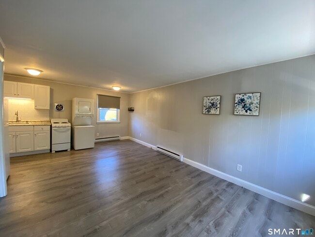 Building Photo - 54 Monroe St