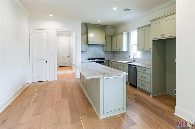 Building Photo - 7644 Jeter Dr