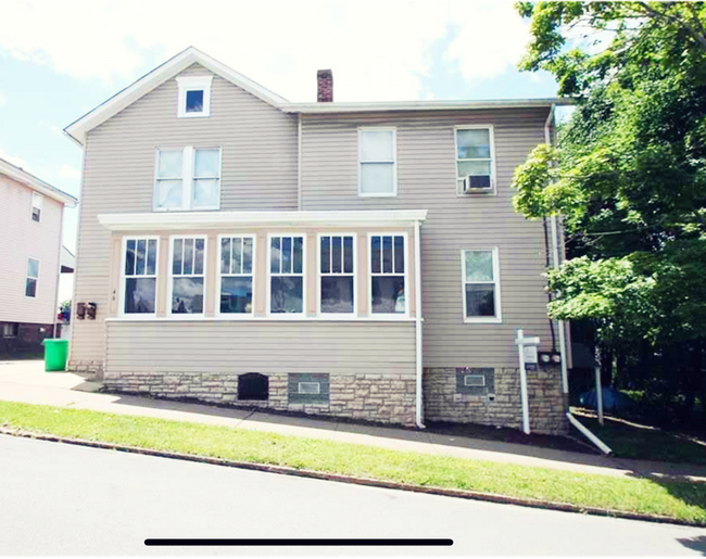 Primary Photo - 46 N Spring Ave