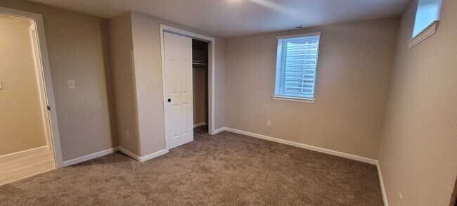 Building Photo - 403 28th Ave Ct