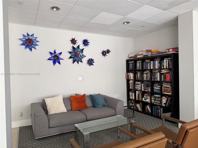 Building Photo - 209 N Fort Lauderdale Beach Blvd