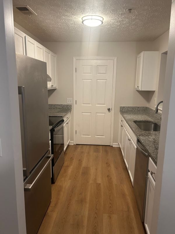 Building Photo - 8102 Fairington Village Dr