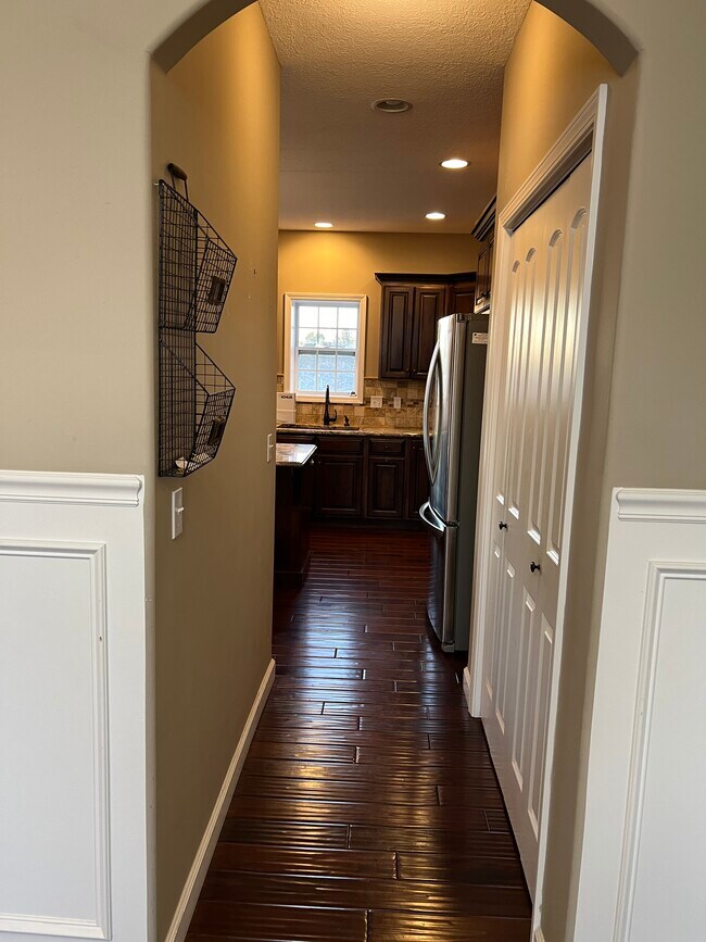 Building Photo - 6727 N White Fir Dr