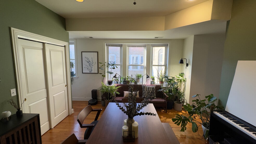 4452 Sheridan 2 bed / 2 bathroom - 4450 Sheridan Park Apartments