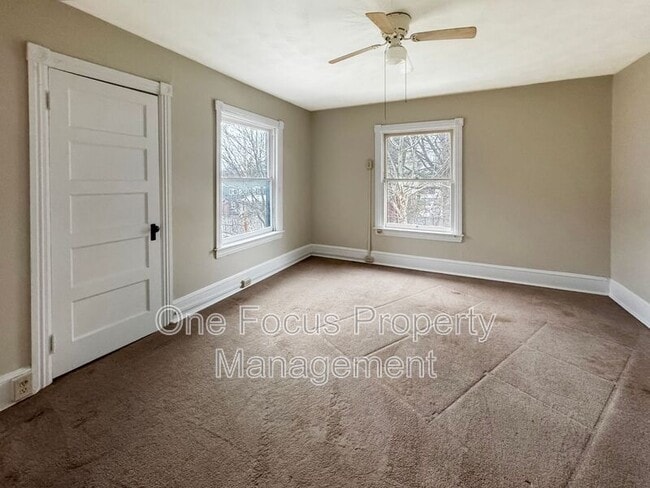 Building Photo - 812 3rd Ave