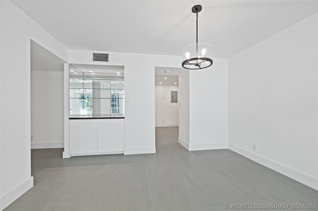 Building Photo - 1360 S Ocean Blvd