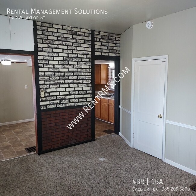 Building Photo - 100 SW Taylor St