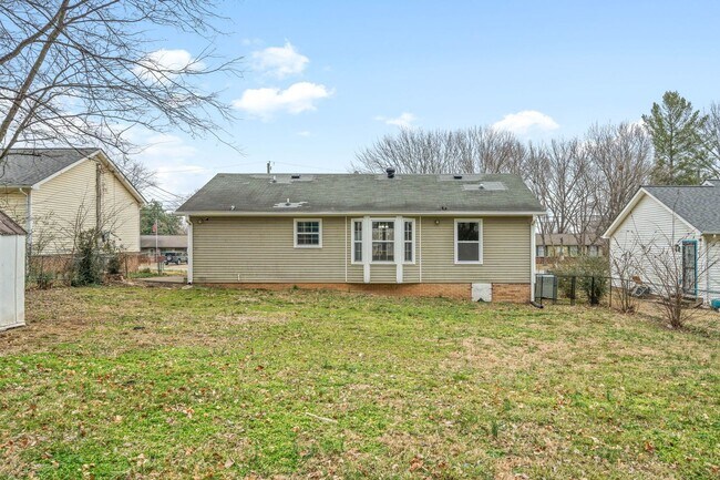 Building Photo - 111 E St