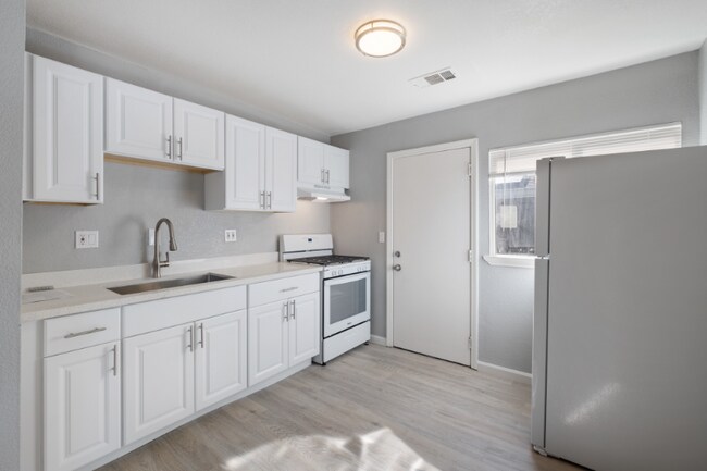 Building Photo - 53 Alturas Ave