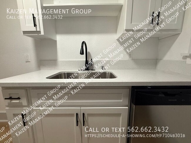 Building Photo - 717 Pacific Ave