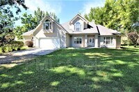 Building Photo - 85 S Linder Rd