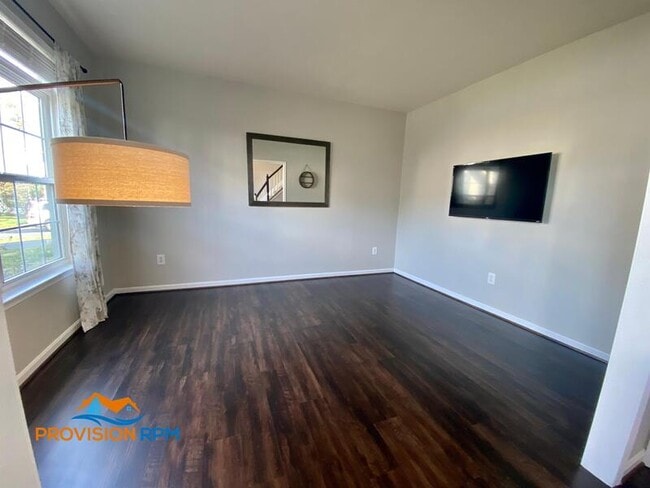 Building Photo - 106 Hanson Ct