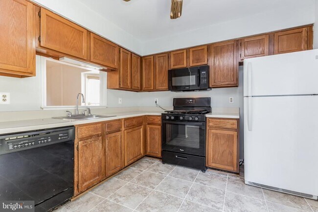 Building Photo - 6531 Brick Hearth Ct