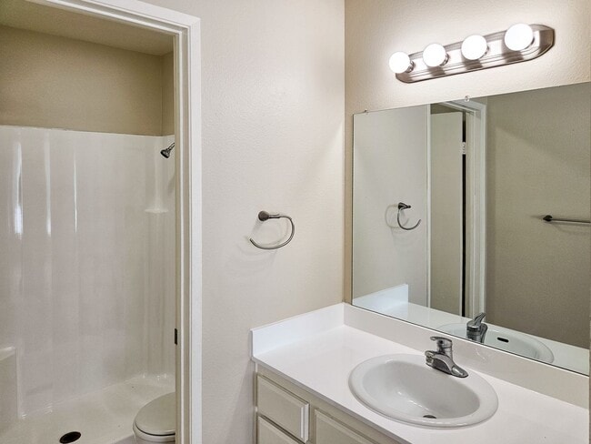 Building Photo - Chula Vista Twin Home