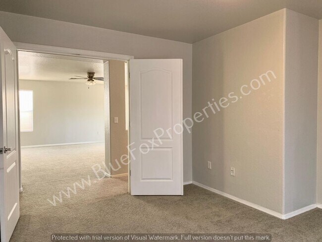 Building Photo - 475 W Calle La Bolita