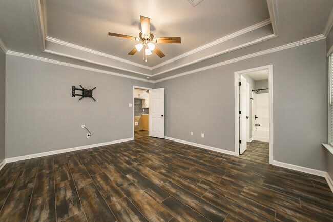 Building Photo - 31 Newcastle Dr