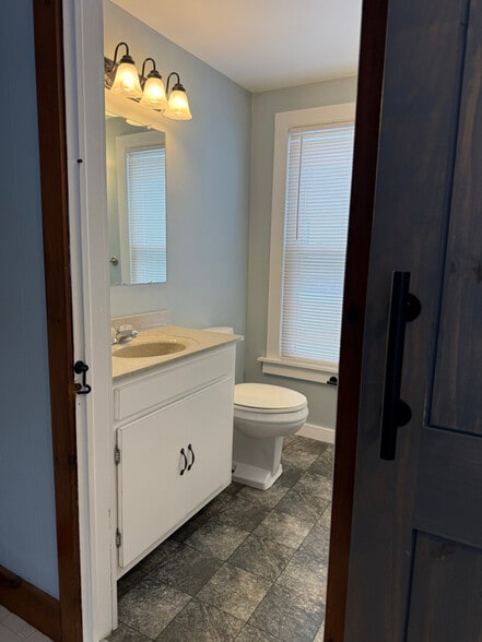 Building Photo - 815 Gage St