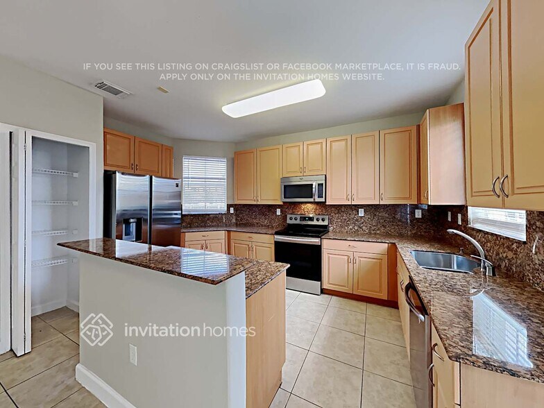 Building Photo - 11762 SW 152nd Path
