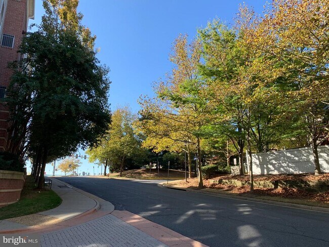 Building Photo - 2791 Centerboro Dr