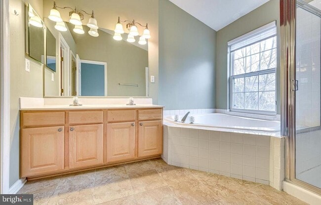 Building Photo - 11485 Carriage Gate Ct