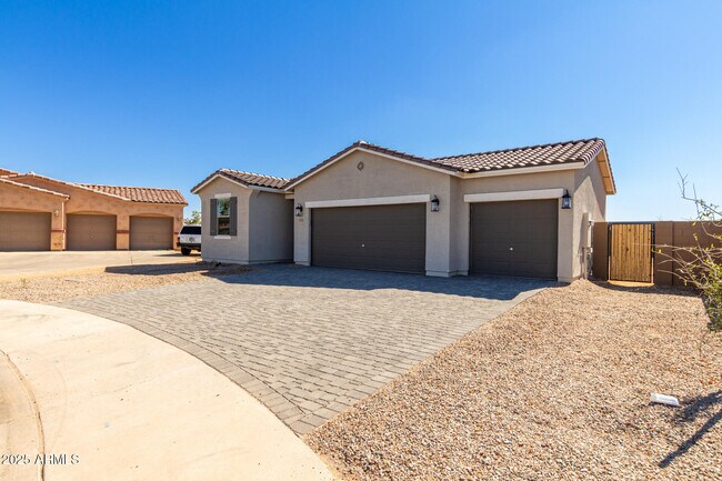 Building Photo - 1275 E Jahns Dr