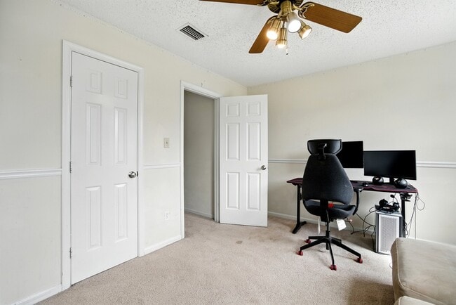 Building Photo - 1036 Woodsmans Reach