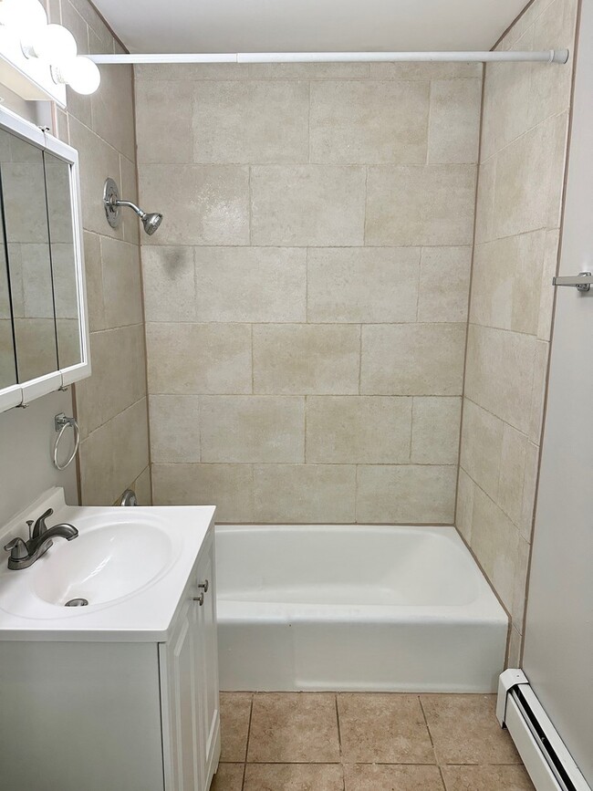 Building Photo - 8424 W 87th St