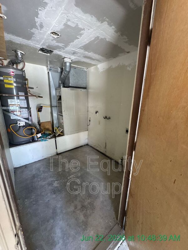 Building Photo - 1226 S Santa Fe St