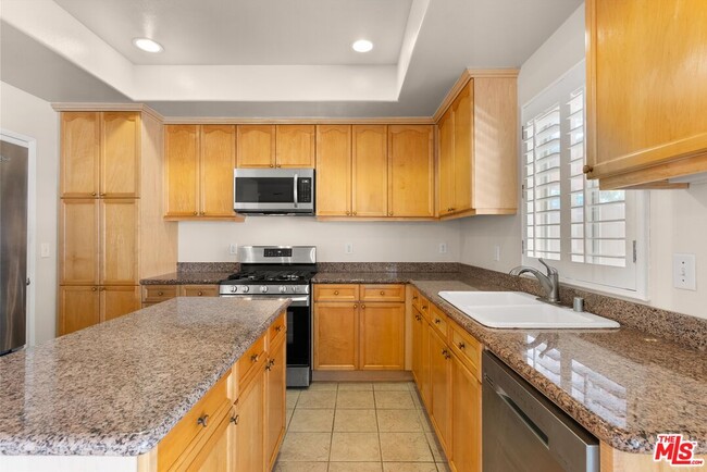 Building Photo - 15804 Crest Ln