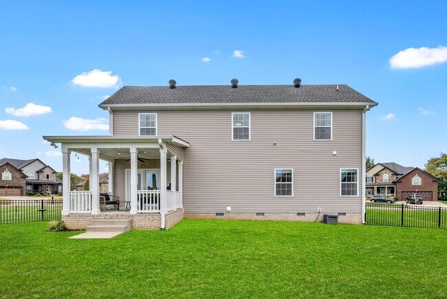 Building Photo - Pet Friendly Four Bedroom with Bonus!