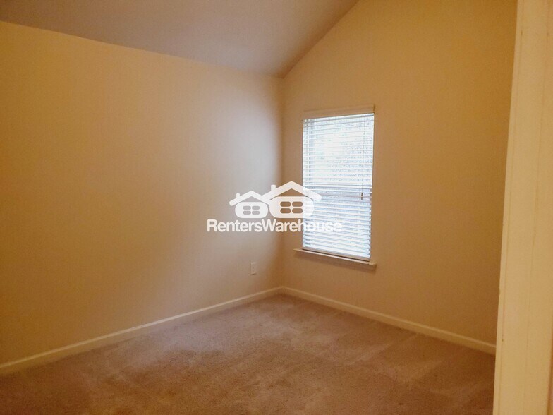 Building Photo - 1820 Homeside Dr