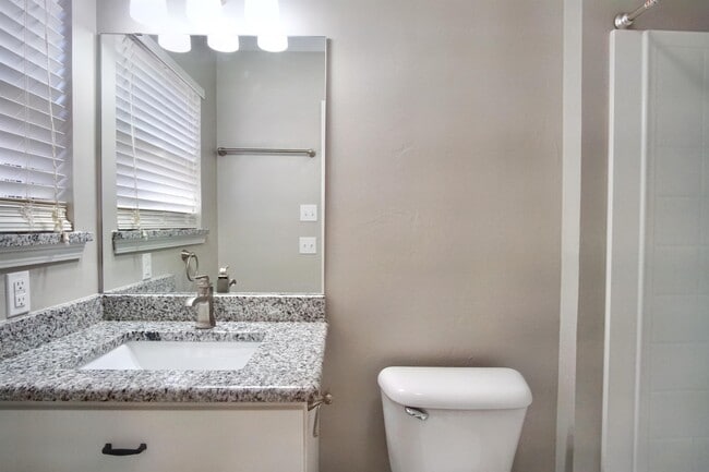 Building Photo - 620 Winding Ln
