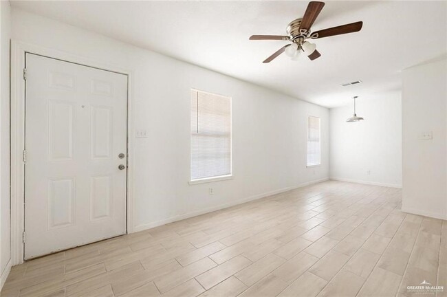 Building Photo - 6 Gastel Cir