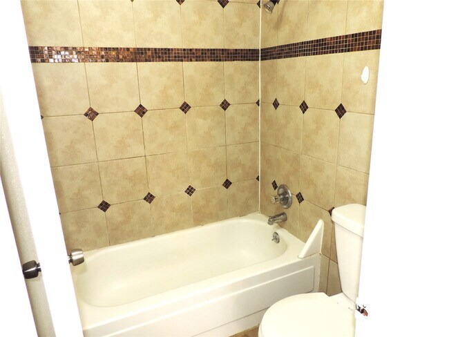 Building Photo - 10555 Turtlewood Ct