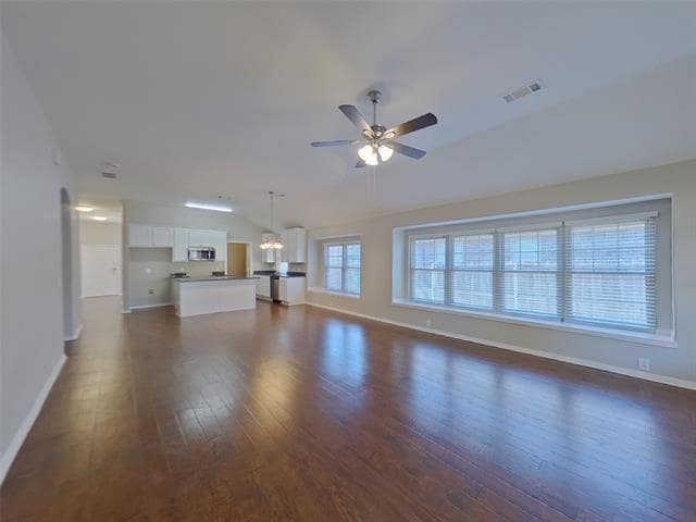 Building Photo - 541 Kerry St