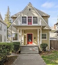 Building Photo - ***Reserve NOW for Summer 2026***5BD/2BA