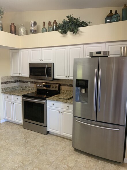 Building Photo - 26630 Rosewood Pointe Dr