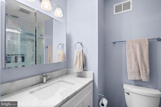 Building Photo - 9033 Blarney Stone Dr