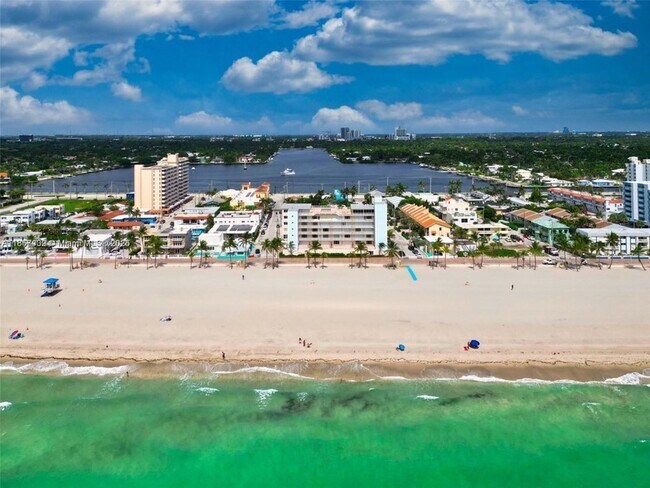 Building Photo - 300 Oregon St