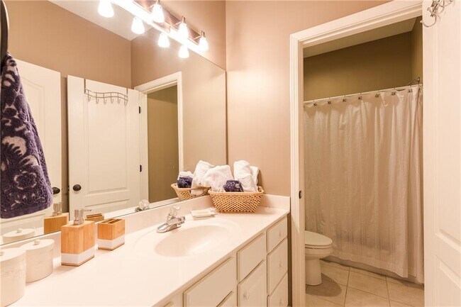 Building Photo - 2556 Oglethorpe Cir NE