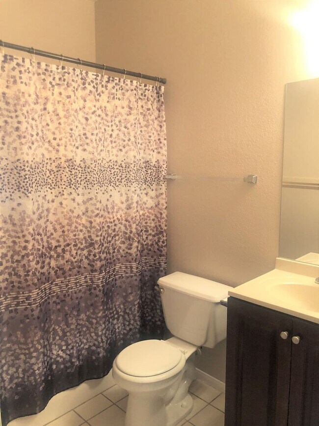 Building Photo - Available Now! Desired Location PLUS a Sparkling Pool!!!!