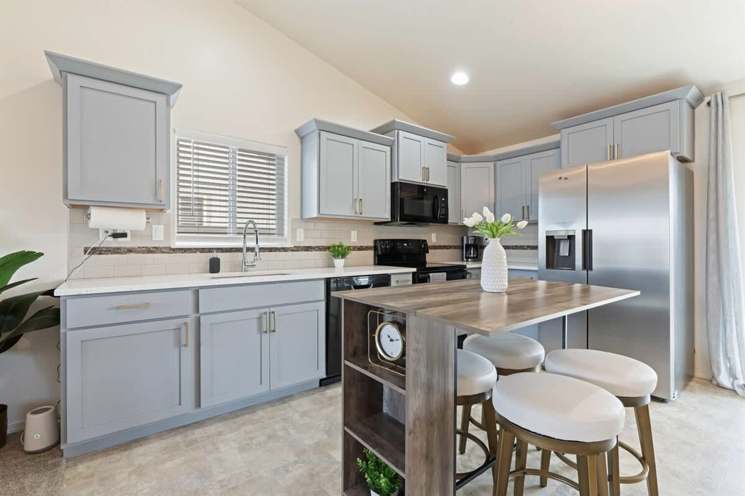 Building Photo - 3804 Bobwhite St