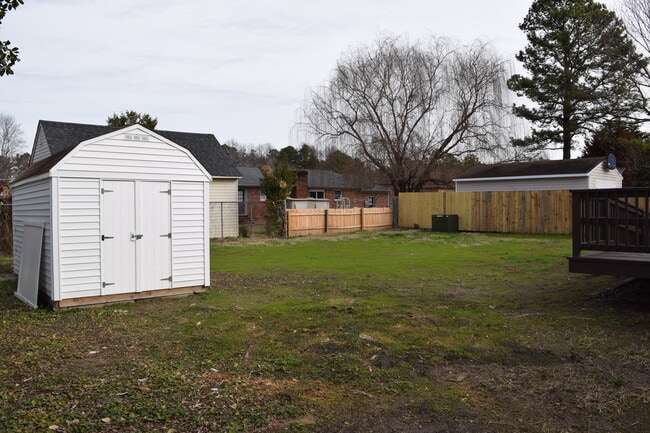 Building Photo - 1218 Dana Ln