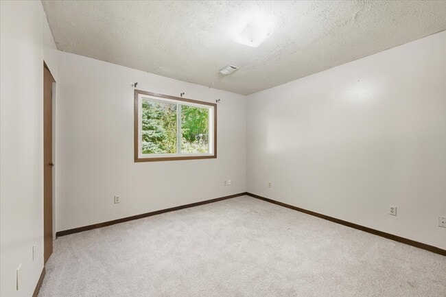 Building Photo - 419 Butler Ave E