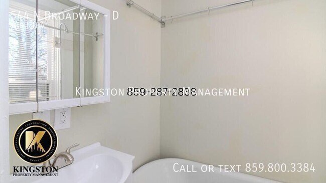 Building Photo - 544 N Broadway St