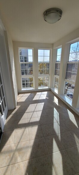 Building Photo - 4141 S Four Mile Run Dr