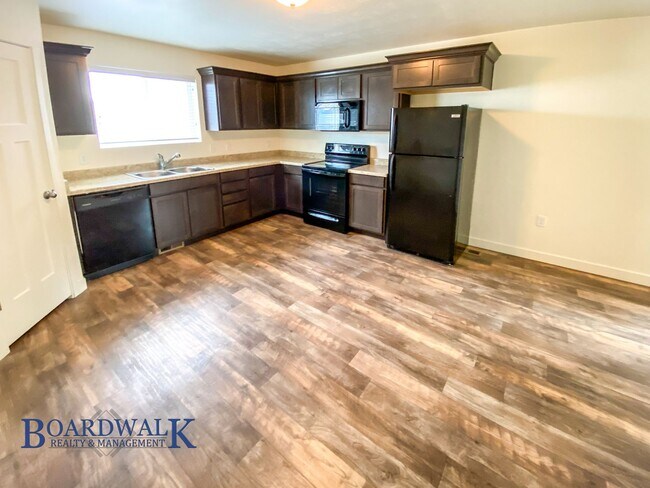 Building Photo - Stunning 3 Bed Townhome in Herriman